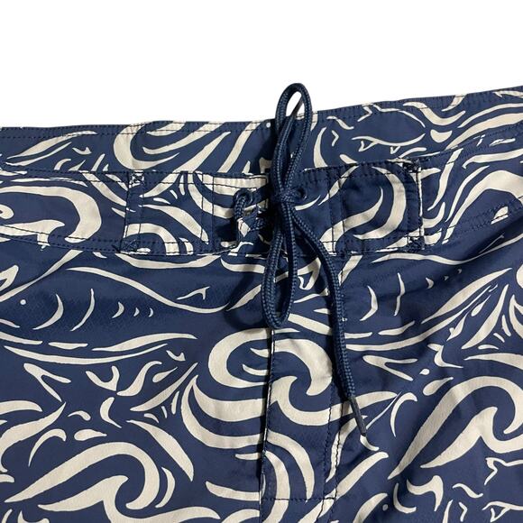 Vineyard Vines Mens Board Shorts Size 38 Blue Waves Stretch Surf Swim Trunks - Picture 4 of 9